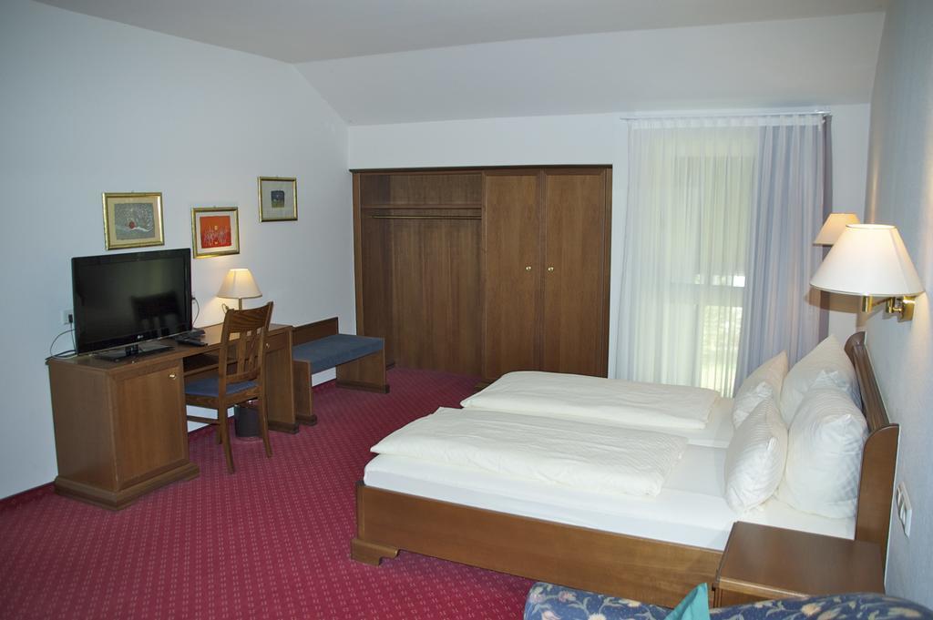 Hotel Hirsch Kehl Екстериор снимка